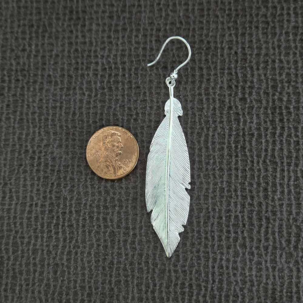 Mia Fiore Textured Silver🤍 Feather🪶 Earrings - Picture 7 of 16